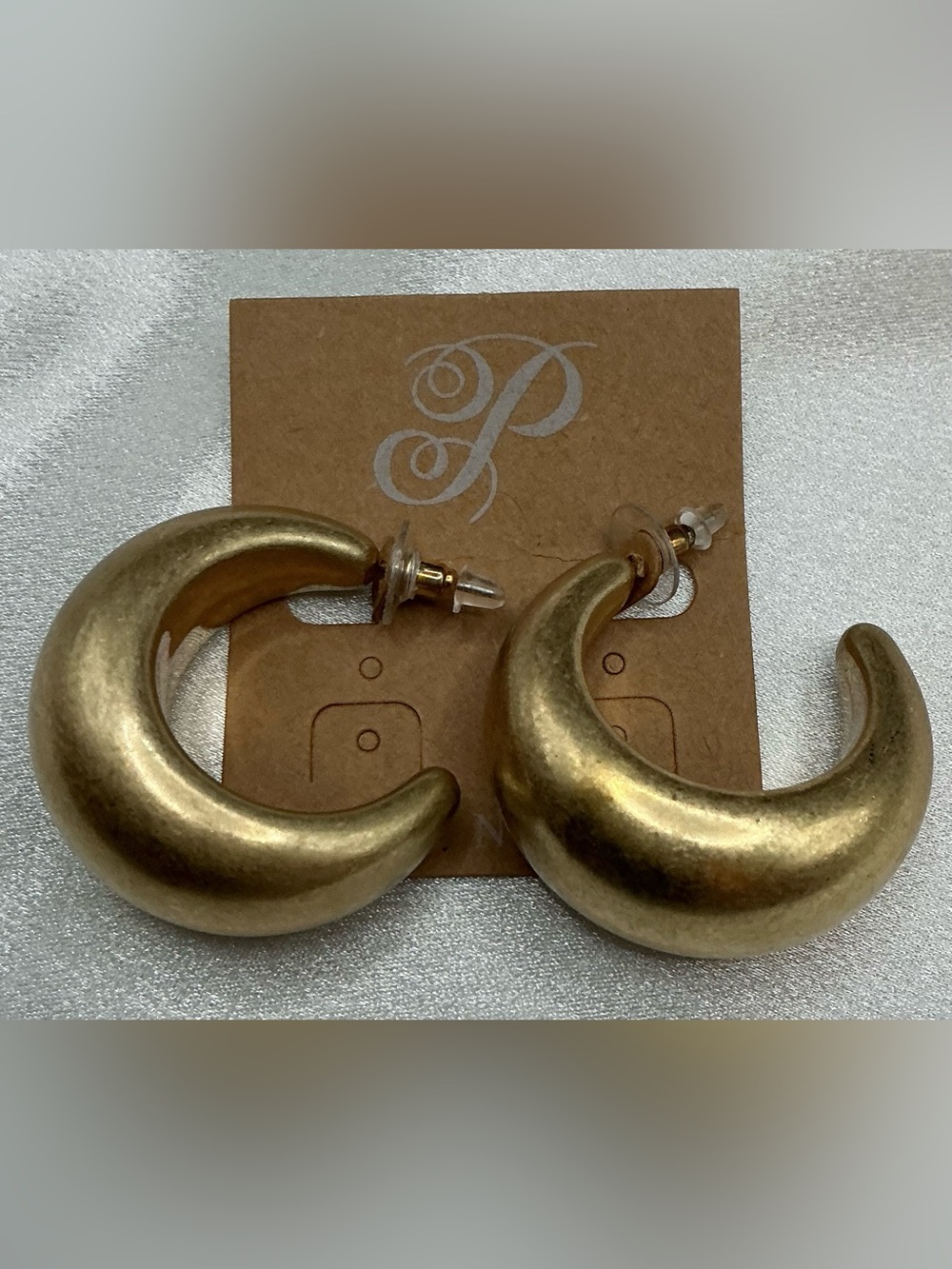 PLUNDER GOLD TONE CHUNKY HOOP EARRINGS NWT